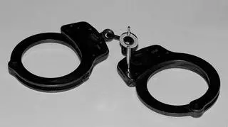 Pijany mężczyzna potracił pieszych i uciekł z miejsca zdarzenia. Trafił do aresztu