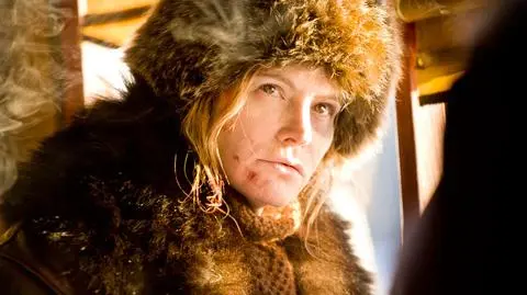 Jennifer Jason Leigh w filmie "Nienawistna ósemka"