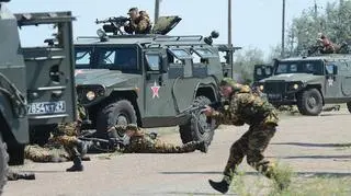 Rosyjskie wojska zajęły w czwartek Nowoazowsk w obwodzie donieckim na Ukrainie (zdjęcie z manewrów wojskowych)