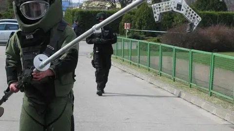 Pożar pieca w fabryce frytek i podejrzany ładunek. Ćwiczenia w Lęborku 