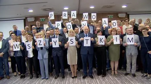 Wspólne zdjęcie po jednogłośnym przyjęciu uchwały