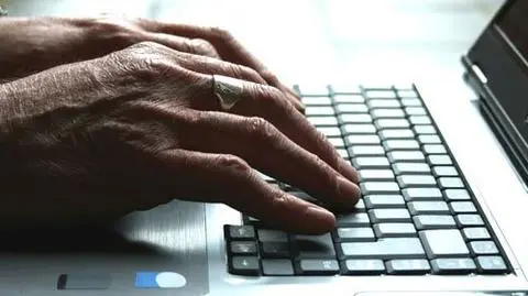 Co czwarty Polak przez internet zaniedbuje obowiązki