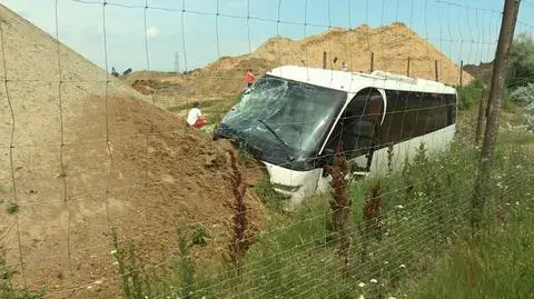 The bus carrying teenage students from Poland fell into a ditch