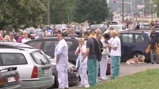 Z powodu alarmów, trzeba było ewakuować pacjentów w kilku szpitalach