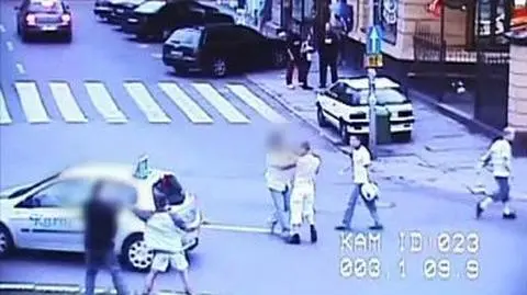 Więzienie za pobicie policjantów