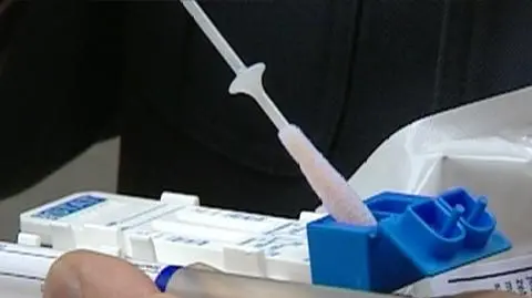 Błąd narkotestu - kajdanki, pięć miesięcy bez "prawka"