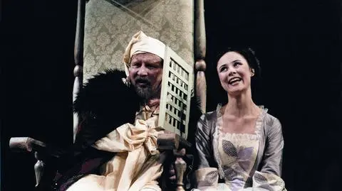 Teatr sprzedaje się przez komórkę