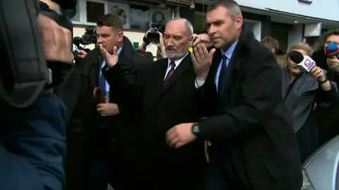Macierewicz do dziennikarza: bardzo pan ładnie wygląda dzisiaj