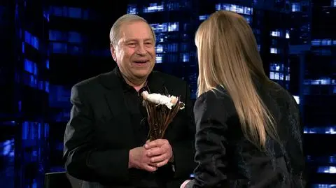 Monika Olejnik wręczyła kwiaty Jerzemu Stuhrowi