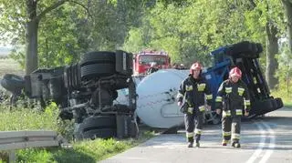 Pojazdy zderzyły się na drodze nr 395