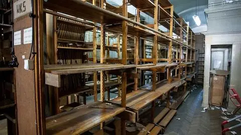 Pustoszeją regały Biblioteki Uniwersyteckiej. "Do przeniesienia 5 km zbiorów"