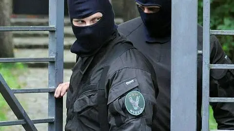 Posiadanie broni, planowanie zamachu, terroryzm. Wojciech K. oskarżony