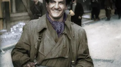 Kadr z filmu "Powstanie Warszawskie"