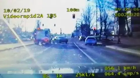 Biesko-Biala. Policyjna eskorta ojca z chorym dzieckiem do szpitala