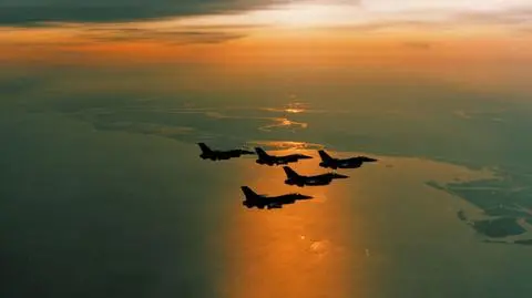 Znaleziono szczątki F-16. Po pilocie ani śladu