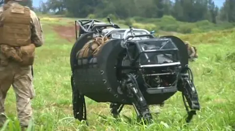 Marines pokazali swojego robota. "Muł" poniesie ich sprzęt