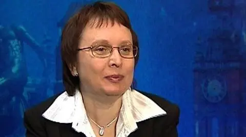 Minister Hall: mundurki zostają