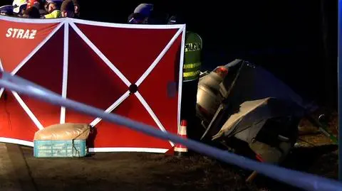 Wiosna. Zderzenie ciężarówki i samochodu osobowego. Trzy osoby zginęły
