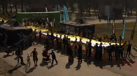 Pobiegli dla Ukrainy. Rozwinęli wielką flagę