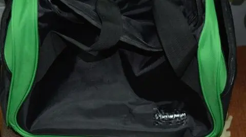 Wrocław: martwy noworodek w oknie życia, policjanci szukają matki