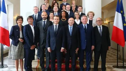 Premier Francji: rząd został zbudowany po to, by przetrwać wybory