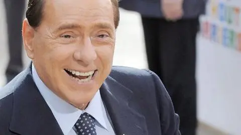 Berlusconi zarabia coraz mniej