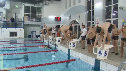 Drużyny podczas maratonu musiały pokonać dystans 42 km