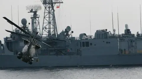 Atakowani z morza i powietrza. 
Marynarka kończy manewry