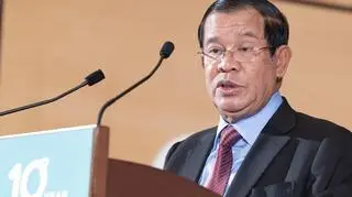 Hun Sena krytykować nie wolno