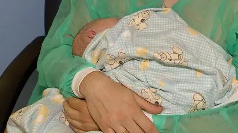 Poznańscy seniorzy będą tulić noworodki
