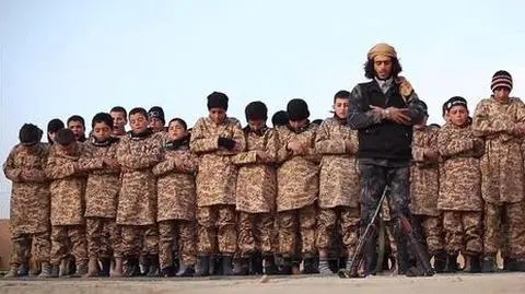 Tzw. Państwo Islamskie uczy dziewięciolatków zabijania