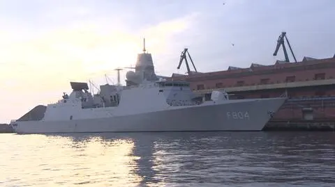 HNLMS "De Ruyter" miał usterkę. Wyjdzie z portu z kilkugodzinnym opóźnieniem