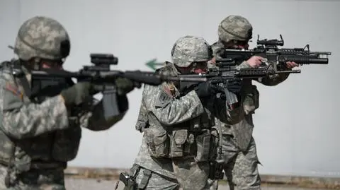 Ambasador USA: NATO będzie bronić sojuszników nawet przed "zielonymi ludzikami"