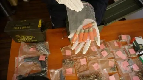 Podróżował z nabojami i amfetaminą. Doprowadził policję do handlarza amunicji