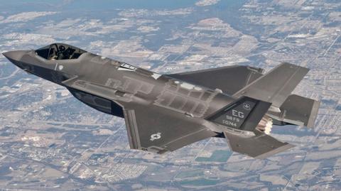 Myśliwiec F-35B jest przystosowany do operowania z lotniskowców