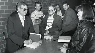 Tom Clancy - tu na spotkaniu z czytelnikami w Baltimore w 1989 r. 