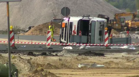 Szubin. Cysterna przewoziła żrącą substancję, miała wypadek
