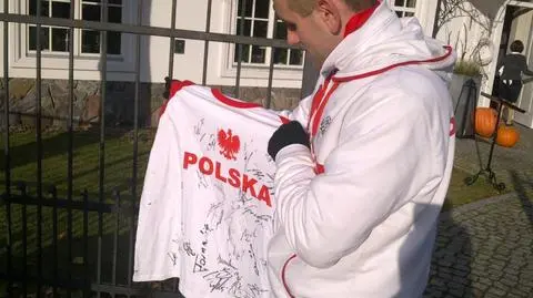 Niestrudzony łowca autografów i biletów - pan Łukasz