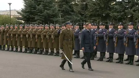Prezydenta przywitała kompania honorowa