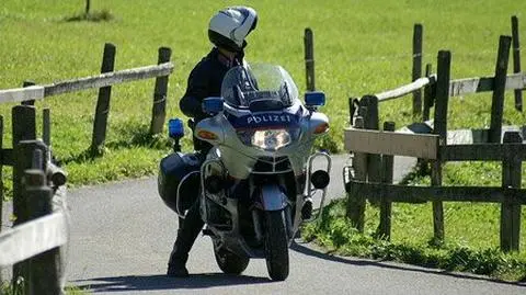 Dane 25 tys. policjantów na Twitterze