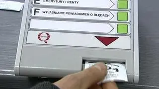 Dwa i pół miliarda złotych w ramach linii kredytowej dla Zakładu Ubezpieczeń społecznych. Jak mówi prezes ZUS w tym roku zaplanowano kredyty w sumie na kwotę 5 i pół miliarda złotych. Jednocześnie uspokaja, że są to elementy płynnościowe, a nie zabezpieczające.