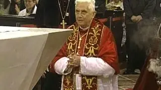 Benedykt XVI pielgrzymuje do Austrii. Papież odwiedzi m.in. sanktuarium maryjne Mariazell, które obchodzi 850-lecie swojego powstania. (APTN)