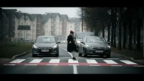 Kinga Preis w spocie śląskiej drogówki