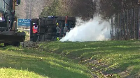 Opolszczyzna: przewrócona cysterna blokuje A4