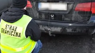 Mężczyzna próbował przejechać funkcjonariuszy straży granicznej