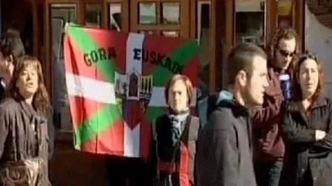 Baskowie demonstrują za własnym krajem