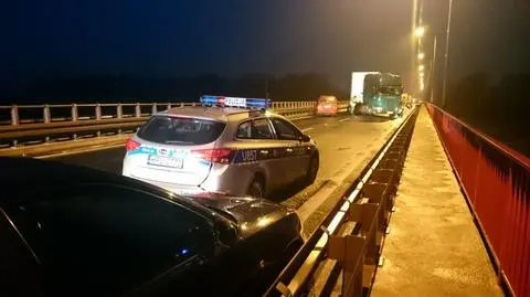 Uderzył w radiowóz policjantów, który zabezpieczali inny wypadek