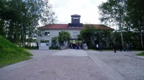 "Odrodziły się straszne wspomnienia". Dyrektor Muzeum Auschwitz o kradzieży w Dachau