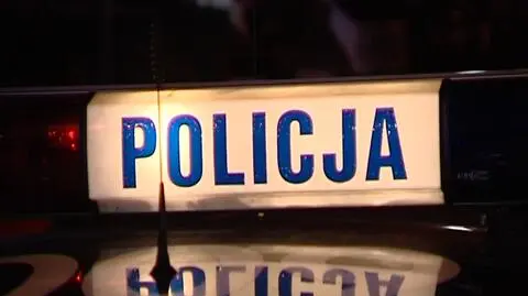 Uciekał przed policją i utknął w zaspie. Razem z nim - radiowóz