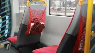 Z tramwajów regularnie znikały książki 